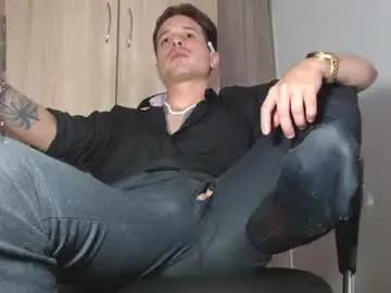 Chaturbate Sex Cam of leonal_oconer