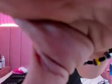 Chaturbate Live Sex Cam of queenstarhyl