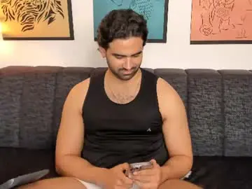 Chaturbate Live Sex Cam of bradleymartin7