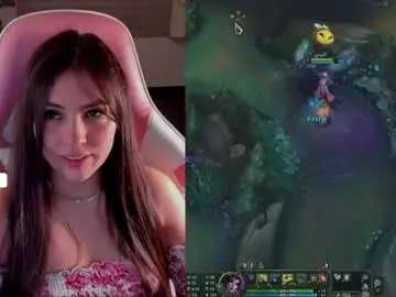 Chaturbate Live Sex Cam of madeleine_shinobi