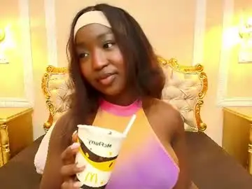 Chaturbate Live Sex Cam of paulinekosh