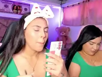 Chaturbate Live Sex Cam of cristal_smith20
