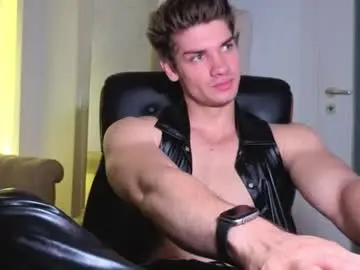 Chaturbate Best live sex cam show of maxkaiden