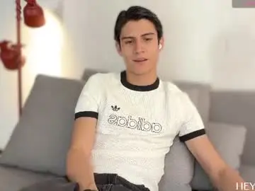 Chaturbate Live Sex Cam of hey_cesard