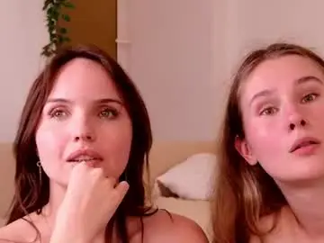 Chaturbate Live Sex Cam of sexxxsirens