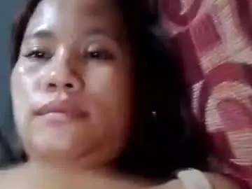 Chaturbate Live Sex Cam of sweetmae32