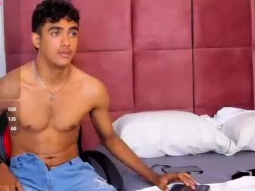 Chaturbate Nude Webcam of alejandro_williams