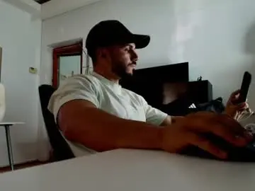 Chaturbate Live Sex Cam of supermanboyxxl