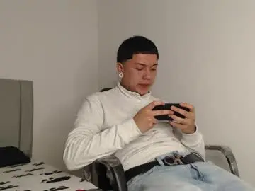 Chaturbate Live Sex Cam of alex__lover