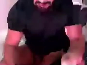 Chaturbate Free Live Porn of beard_top_guy