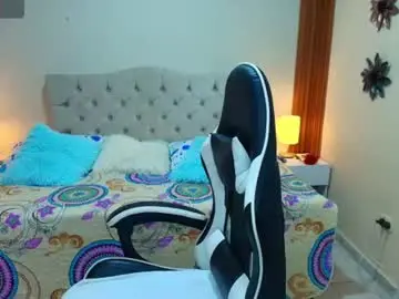 Chaturbate Live Porn of emiily_skinny