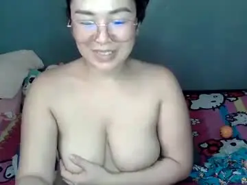 Chaturbate Nude Webcam of hot_emma1112