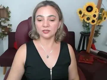 Chaturbate Watch Live Sex Cams of lilly_milf