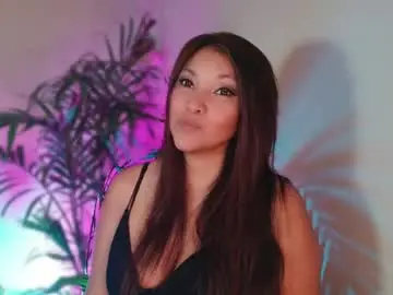 Chaturbate Live Sex Cam of divinelynn