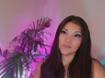 Chaturbate Sex Cam of divinelynn