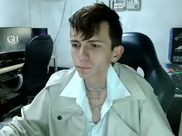 Chaturbate Live Sex of smallgiant26