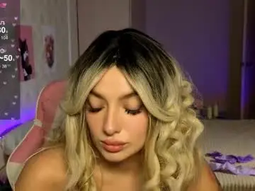 Chaturbate Sex Cam of emily_tyler19