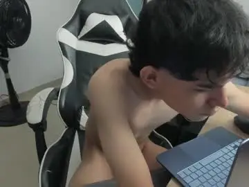 Chaturbate Live Sex Cam of ronaldmq20