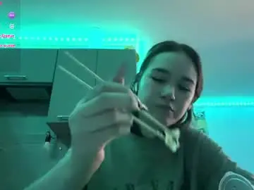 Chaturbate Live Sex Cam of lessiemccoyle