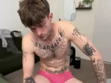 Chaturbate Adult Video Chat of prettyboyszn