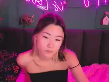 Chaturbate Live Sex Cam of runi_asian