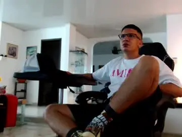 Chaturbate Free Live Porn of damyan_2003