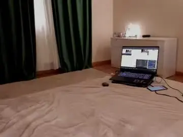 Chaturbate Live Sex Cam of aryahunt