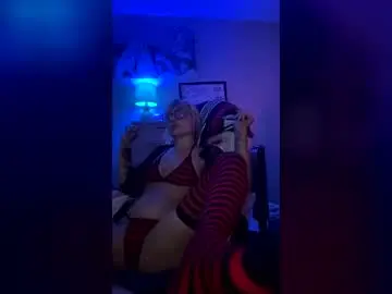 Chaturbate Adult Video Chat of queenbish90