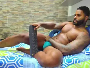 Chaturbate Nude Webcam of angelo_evans33
