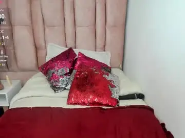 Chaturbate Live Sex Cam of issa_milf__