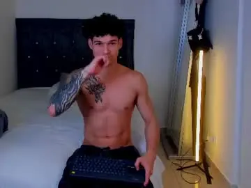 Chaturbate Live Sex Cam of morthy_downey