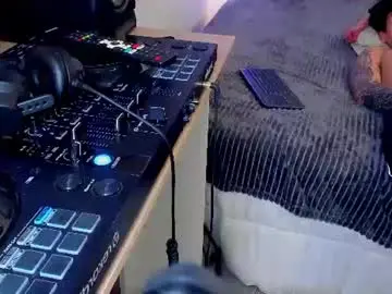 Chaturbate Free Porn Cam of morthy_downey