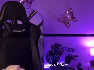 Chaturbate Live Sex Cam of sweet_littleee