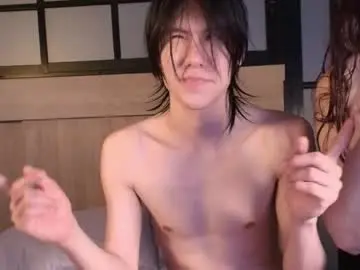 Chaturbate Live Sex Cam of daphne_and_roger_