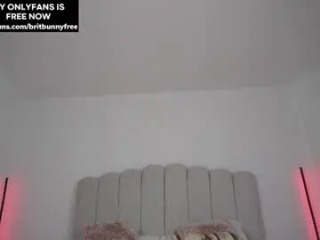 Chaturbate Live Sex Cam of camilitasu