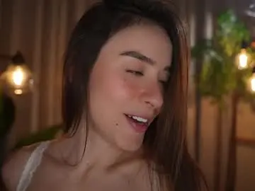 Chaturbate Live Sex Cam of emyii