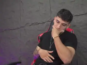Chaturbate Live Sex Cam of joseph__boy