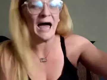 Chaturbate Adult Webcams of goldendoll1704
