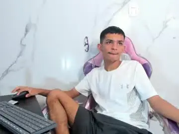 Chaturbate Free Porn Cam of littlecum18
