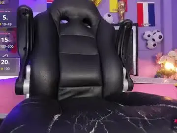 Chaturbate Live Sex Cam of amber_18x