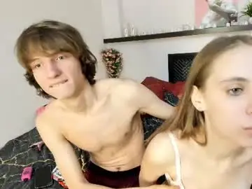 Chaturbate Live Sex Cam of couplewetlove