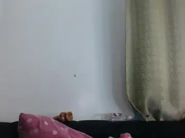 Chaturbate Live Sex Cam of daddies_toy_1
