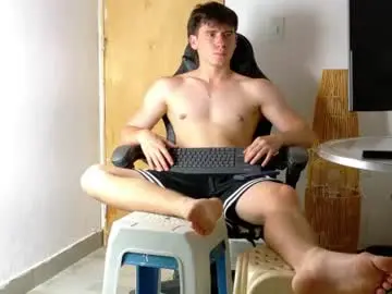 Chaturbate Nude Webcam of harry_brown2324