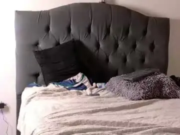Chaturbate Free Porn Cam of harry_brown2324