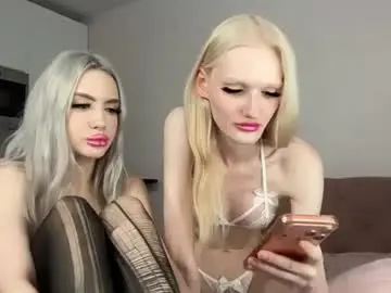 Chaturbate Live Sex Cam of krstn_tg