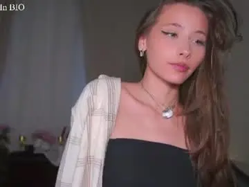 Chaturbate Live Sex Cam of falinecrosthwaite
