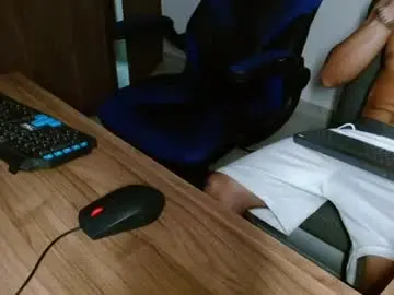 Chaturbate Live Sex of alejo_hot23