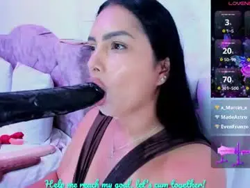 Chaturbate Sex Cam of evelinn_belen