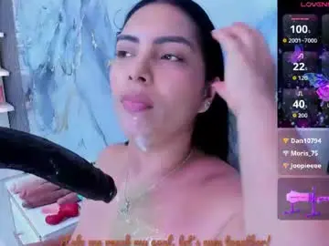 Chaturbate Live Sex Cam of evelinn_belen