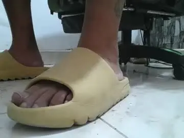 Chaturbate Watch Live Sex Cams of srfindomfeet_